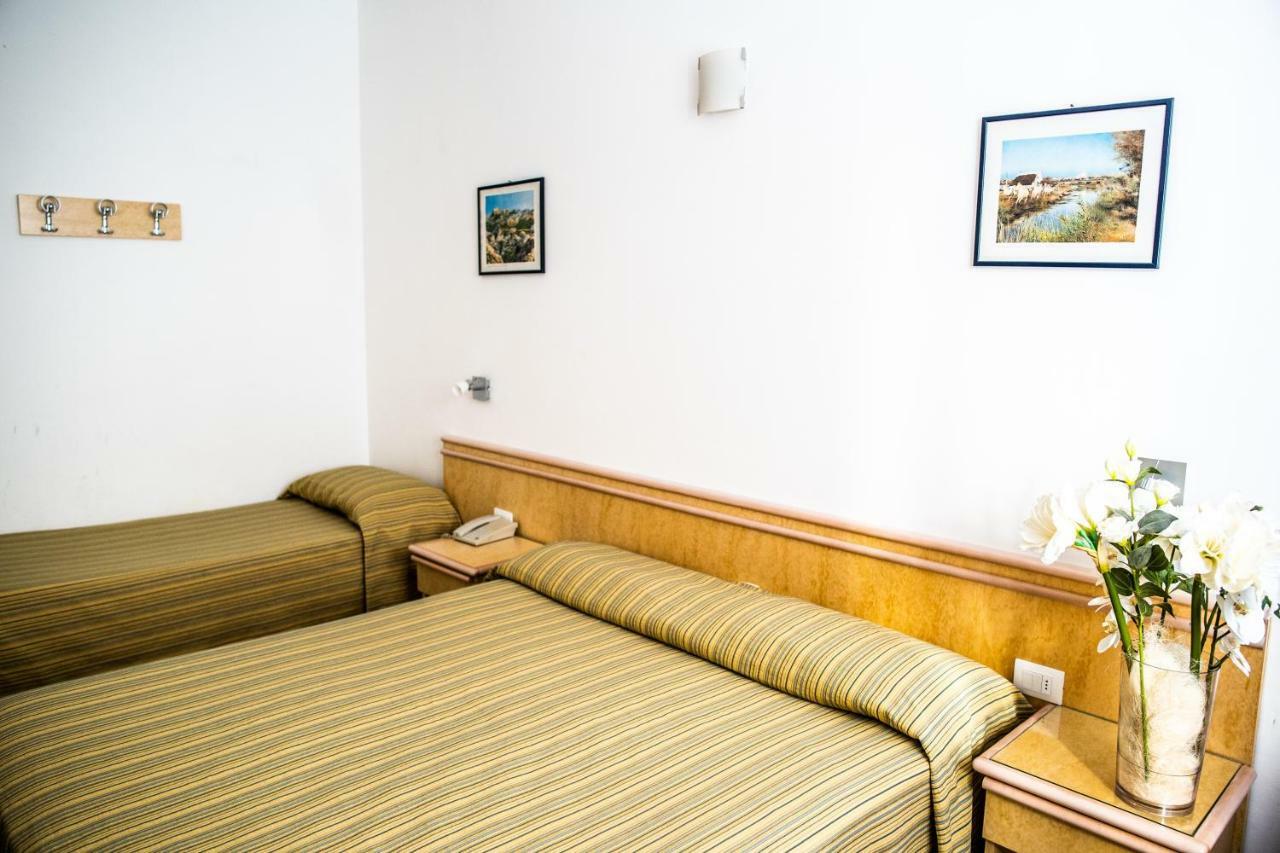 Hotel West End アラッシオ エクステリア 写真