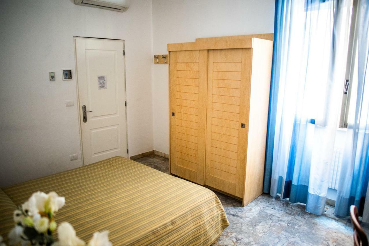 Hotel West End アラッシオ エクステリア 写真