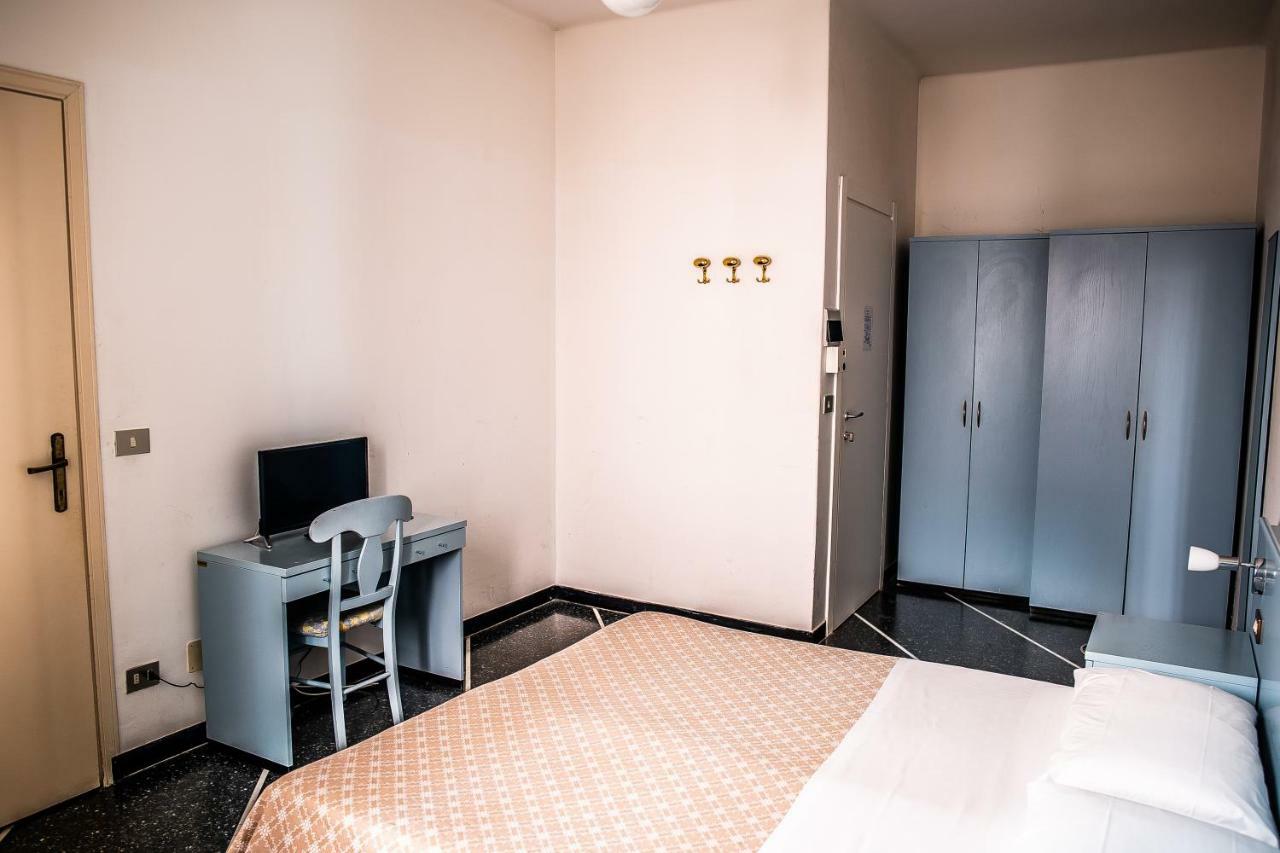 Hotel West End アラッシオ エクステリア 写真