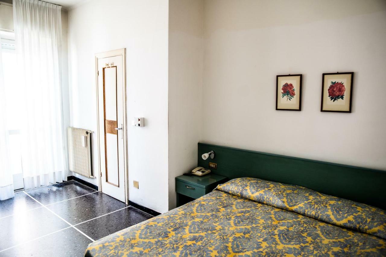 Hotel West End アラッシオ エクステリア 写真