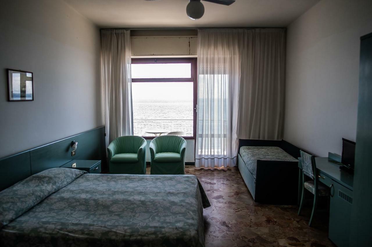 Hotel West End アラッシオ エクステリア 写真